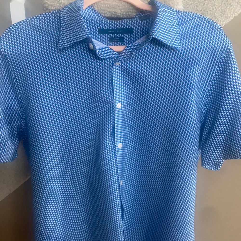Perry Ellis slim fit short sleeve button up Size LG like new